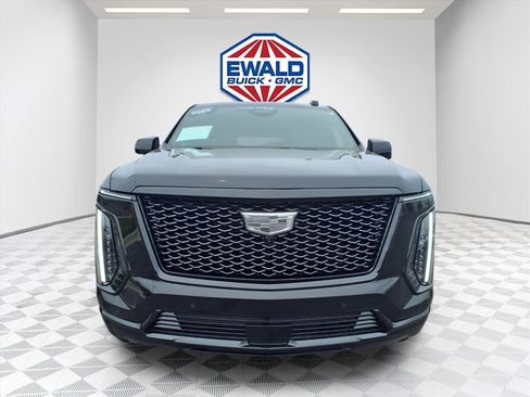 Certified 2026 Cadillac Escalade ESV Sport w/ LPO, ONYX Package AWD/4WD image 5