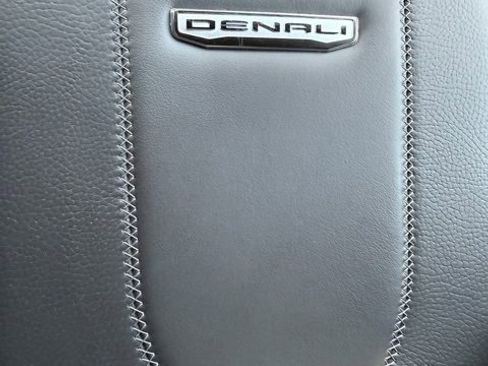 Used 2025 GMC Yukon Denali image 15