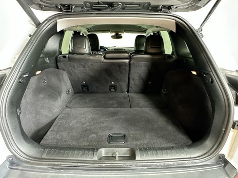 Used 2019 Jeep Cherokee Limited w/ Luxury Group image 24