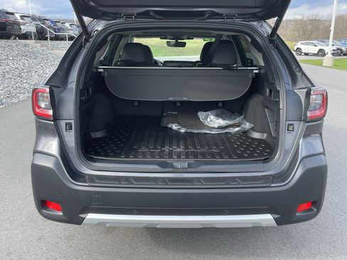 Certified 2025 Subaru Outback Limited AWD/4WD image 5