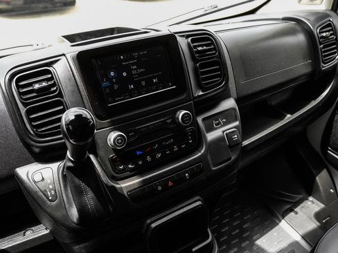 Used 2025 RAM ProMaster 2500 w/ Convenience Group FWD image 21