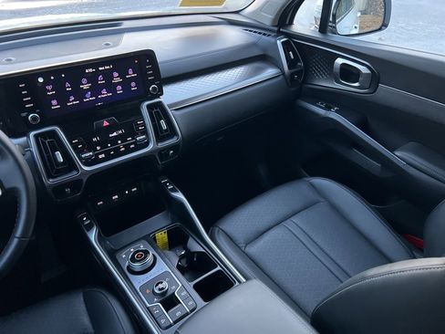 Certified 2023 Kia Sorento EX image 22