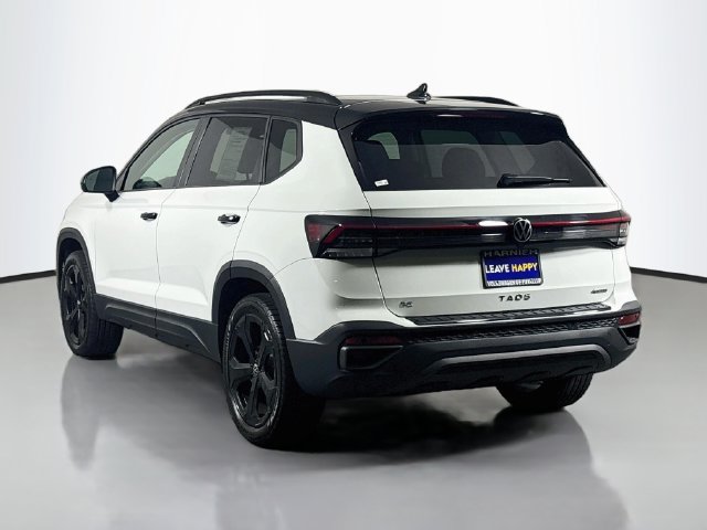 Certified 2025 Volkswagen Taos SE AWD/4WD image 5