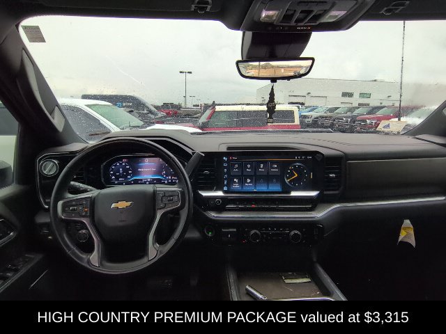 Used 2024 Chevrolet Silverado 3500 High Country w/ High Country Premium Package AWD/4WD image 4