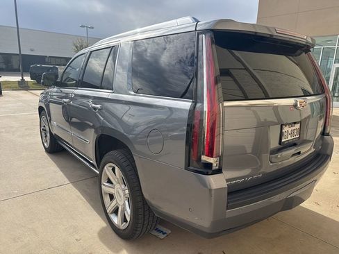 Used 2019 Cadillac Escalade Premium Luxury image 15