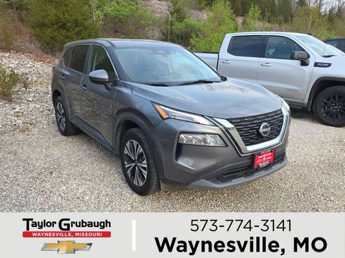 Used 2023 Nissan Rogue SV image 1