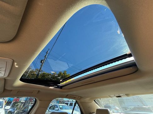 Used 2008 Cadillac STS w/ Preferred Equipment Group image 21