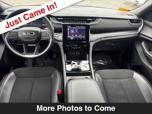 Used 2024 Jeep Grand Cherokee L Altitude AWD/4WD image 10