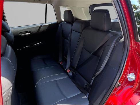 Certified 2023 Toyota Corolla Cross XLE FWD image 21