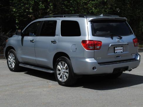 Used 2016 Toyota Sequoia Limited w/ Safety & Convenience Package image 14