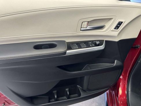 Certified 2025 Toyota Sienna Platinum AWD/4WD image 20