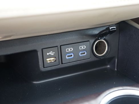 Used 2022 Toyota Highlander Limited image 20