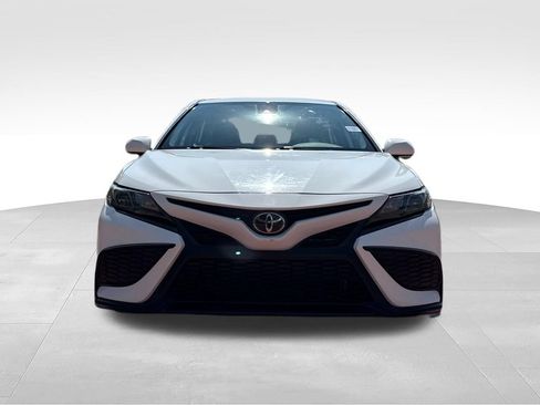 Used 2022 Toyota Camry SE FWD image 2