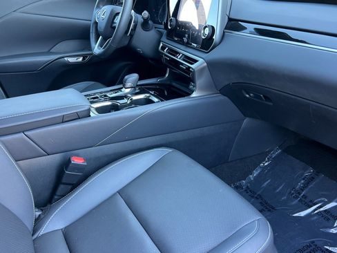 Used 2024 Lexus RX 350 FWD image 19
