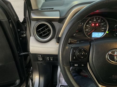Used 2015 Toyota RAV4 XLE image 17