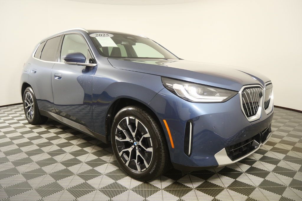 Used 2025 BMW X3 xDrive30i AWD/4WD image 2
