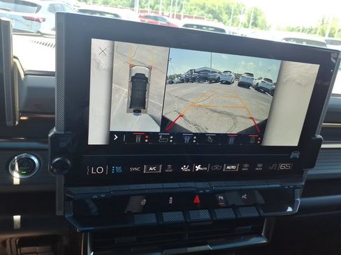 Certified 2024 GMC Hummer EV 3X AWD/4WD image 30