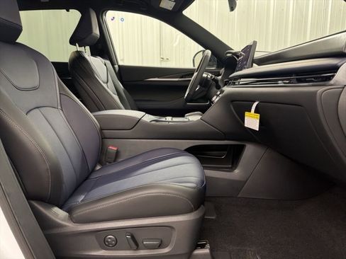 Certified 2026 INFINITI QX60 Sport w/ Dark Cargo Package image 35