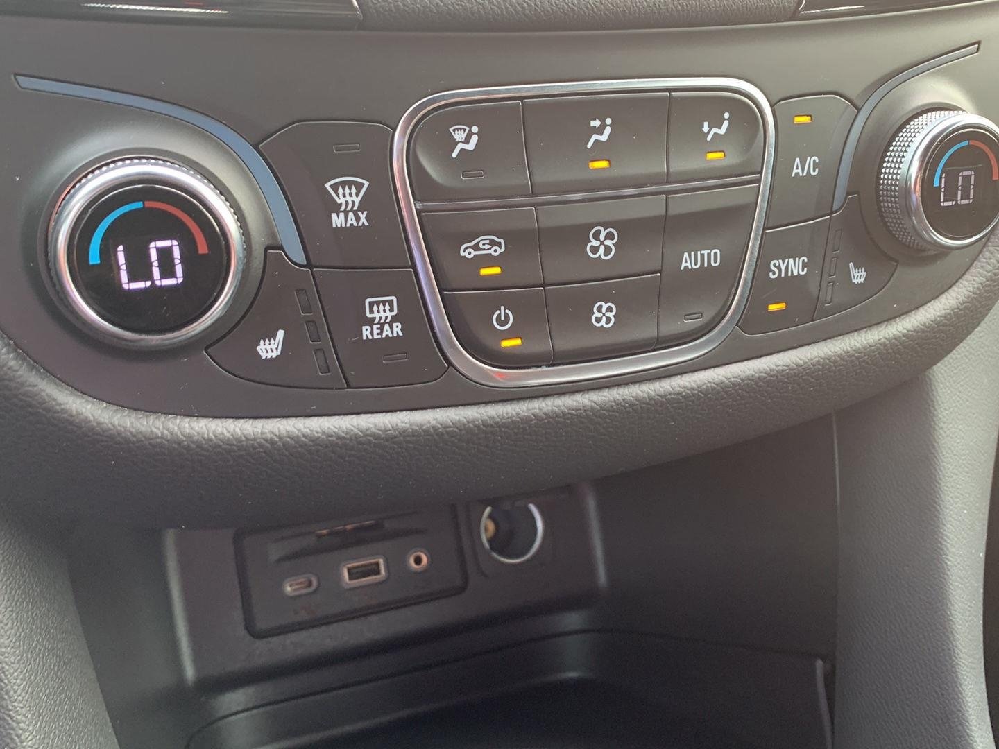 Used 2023 Chevrolet Equinox RS AWD/4WD image 14