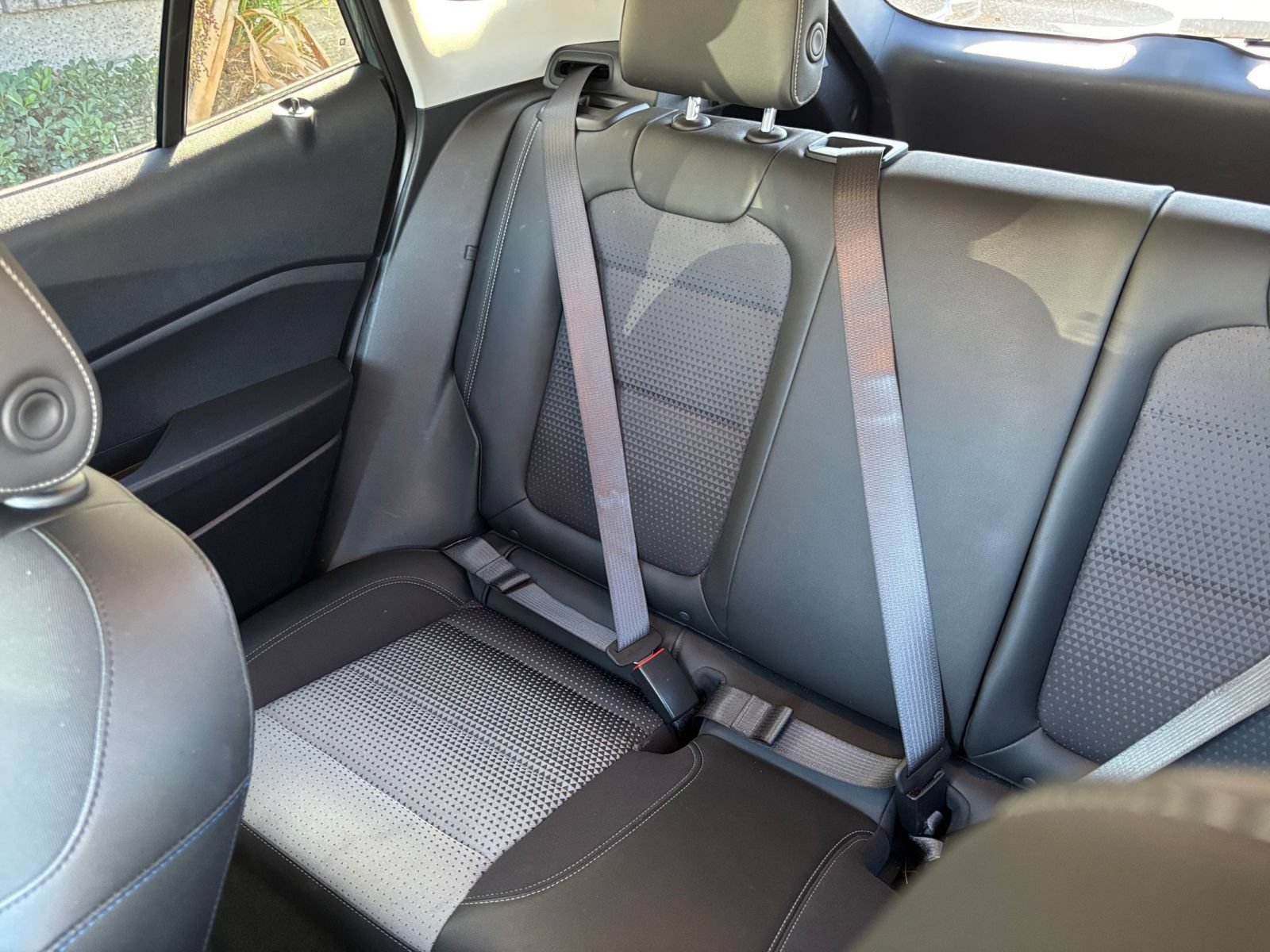 Used 2025 Chevrolet Trax LT w/ LT Convenience Package FWD image 38
