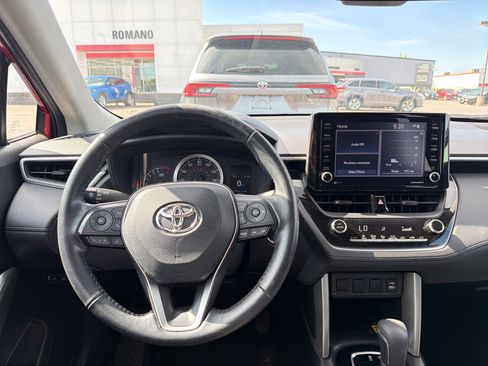 Certified 2022 Toyota Corolla Cross LE AWD/4WD image 11