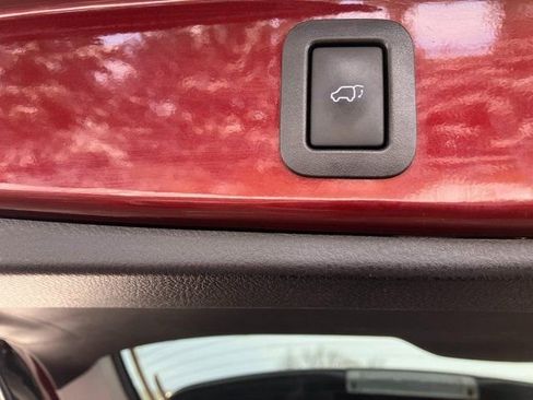 Used 2017 Toyota Highlander XLE image 27