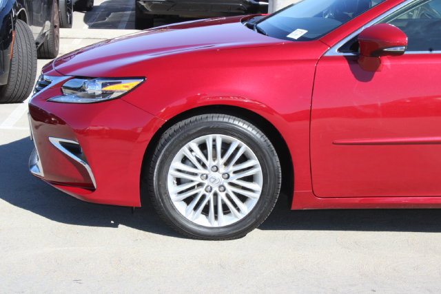 Used 2016 Lexus ES 350 FWD image 4