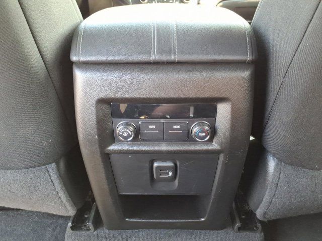 Used 2022 Chevrolet Traverse LT FWD image 28