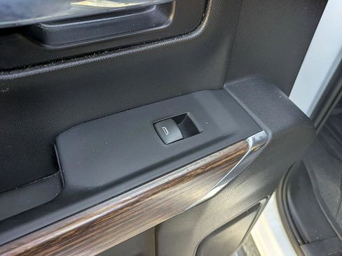 Used 2022 Chevrolet Silverado 1500 High Country w/ Technology Package image 26