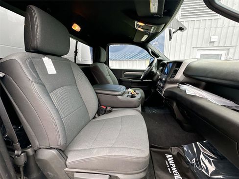 New 2024 RAM 2500 Tradesman w/ Chrome Appearance Group AWD/4WD image 17