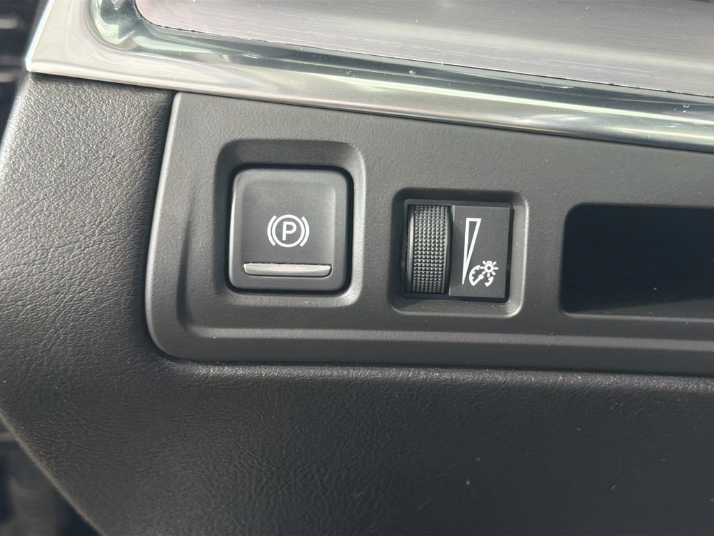 Used 2019 Cadillac XT5 Premium Luxury w/ Driver Assist Package AWD/4WD image 12