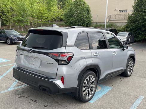 Certified 2025 Subaru Forester Touring AWD/4WD image 5