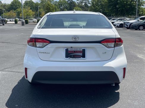 Used 2026 Toyota Corolla LE FWD image 5