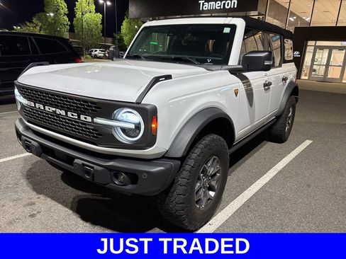 Used 2023 Ford Bronco Badlands image 1