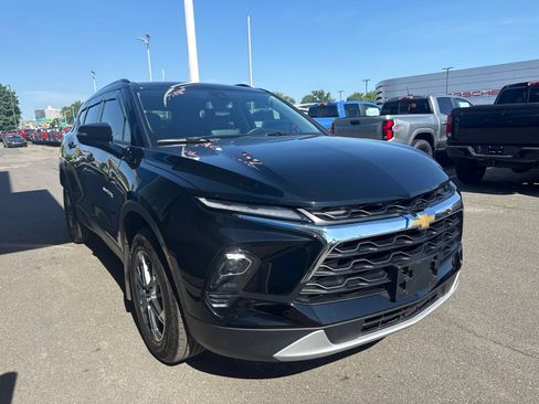 Used 2025 Chevrolet Blazer LT AWD/4WD image 4