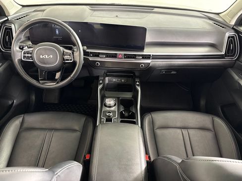 Used 2025 Kia Sorento EX AWD/4WD image 16