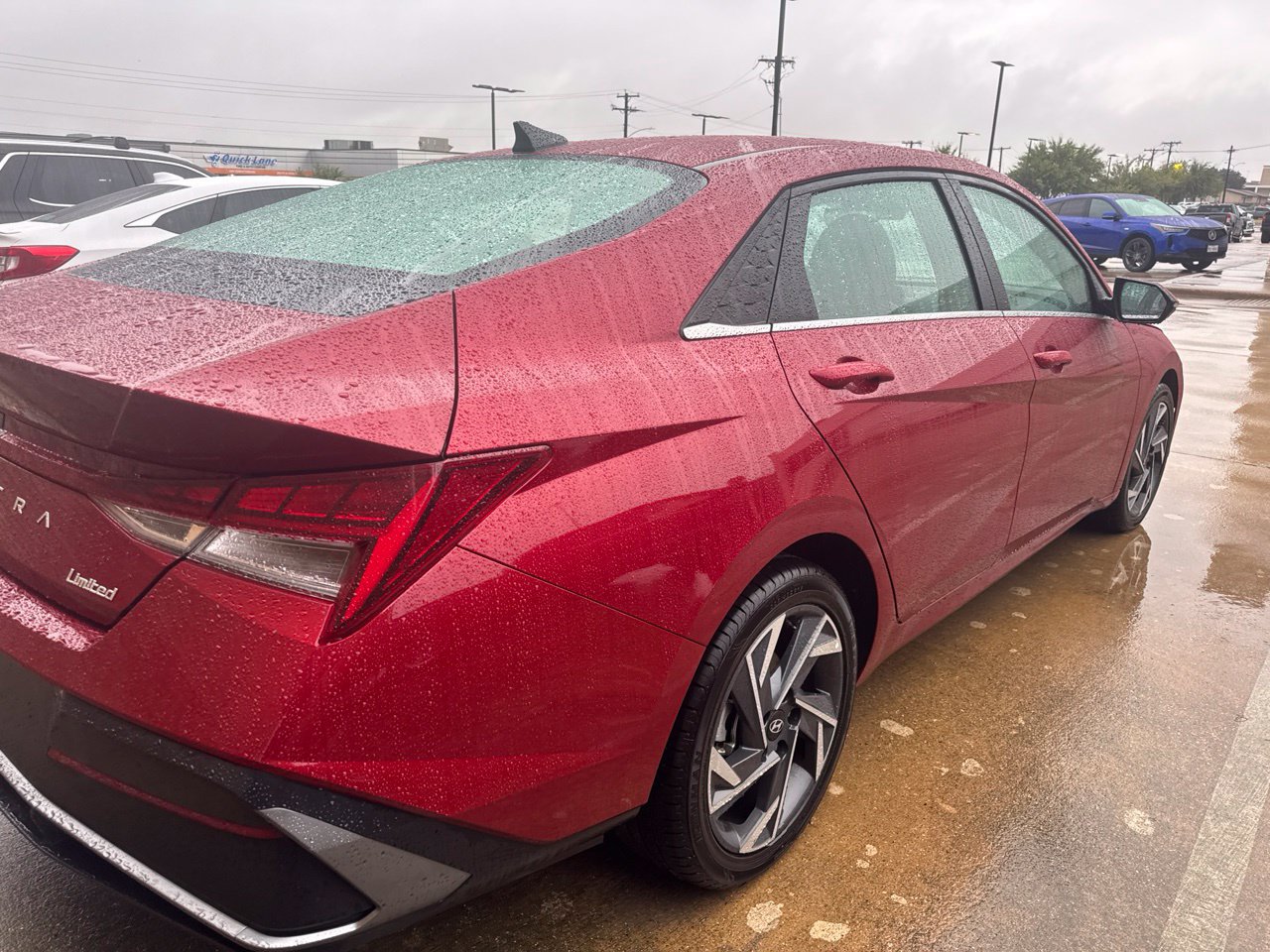 Used 2025 Hyundai Elantra Limited FWD image 4