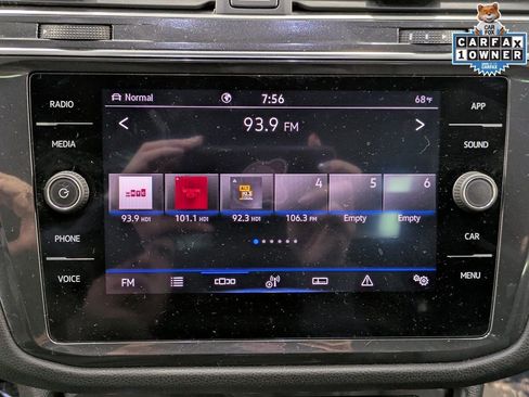 Used 2022 Volkswagen Tiguan SE w/ Panoramic Sunroof Package image 14