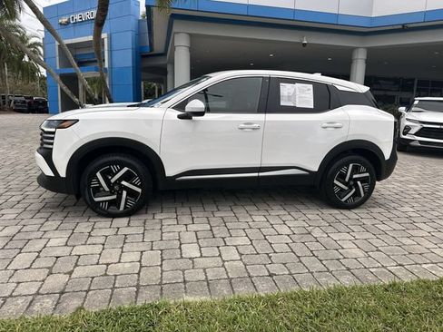 Used 2025 Nissan Kicks SV FWD image 31