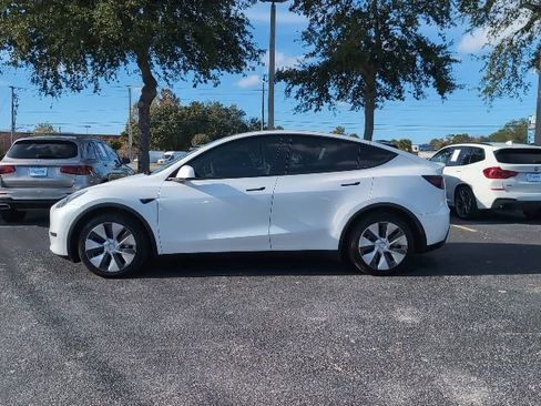Used 2022 Tesla Model Y Long Range image 3