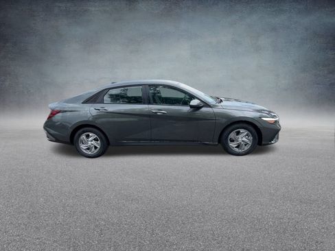 Certified 2025 Hyundai Elantra SE FWD image 26