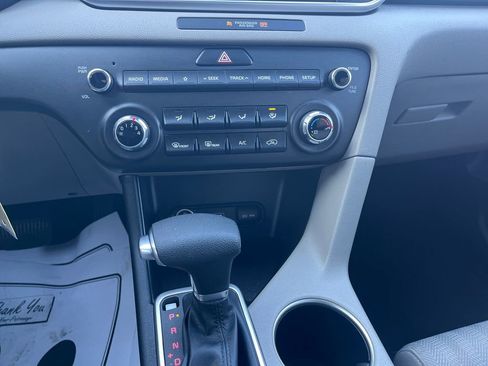 Used 2020 Kia Sportage LX image 19