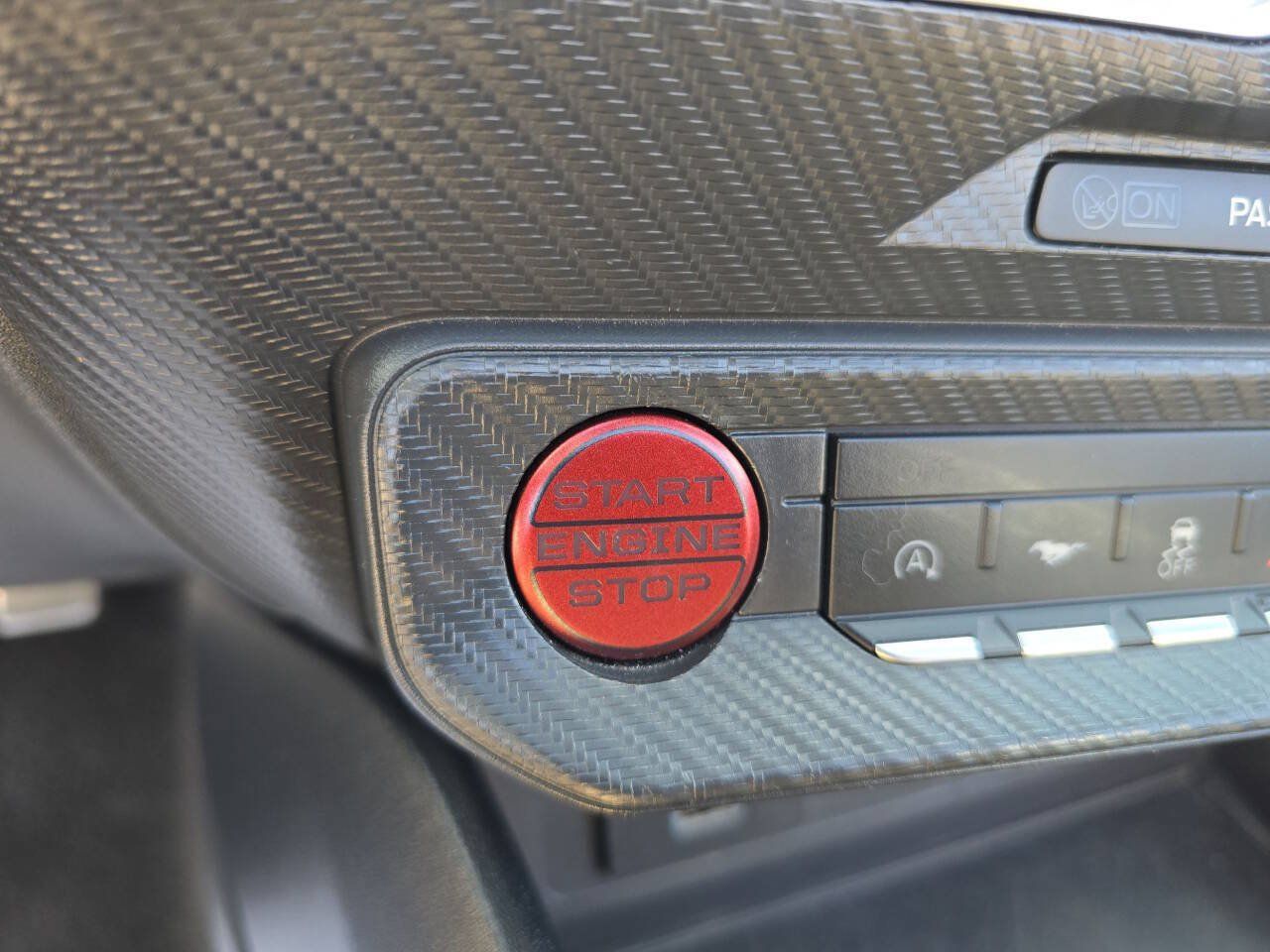 Used 2025 Ford Mustang Premium RWD image 25
