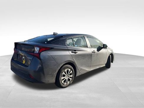 Used 2020 Toyota Prius LE image 8