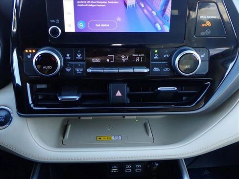 Used 2023 Toyota Highlander XLE image 20