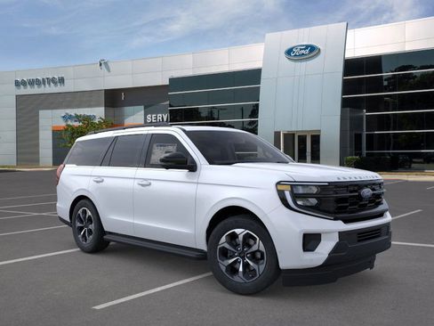 New 2026 Ford Expedition Active image 7