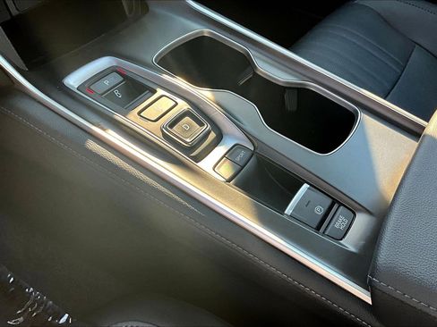 Used 2021 Honda Accord Touring image 14