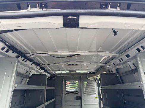 Used 2020 Chevrolet Express 3500 RWD image 22