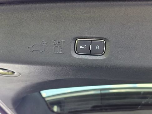 Used 2025 Ford Expedition Platinum w/ Driver's Package AWD/4WD image 14