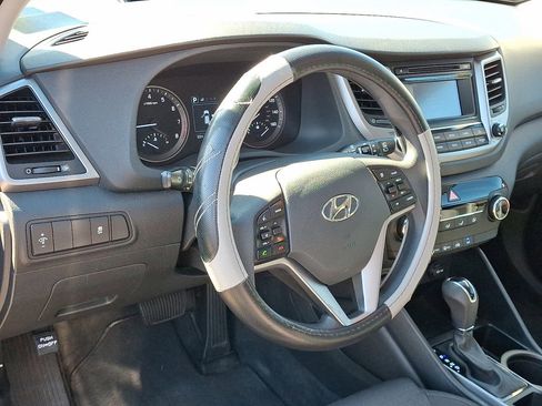 Used 2017 Hyundai Tucson SE image 25